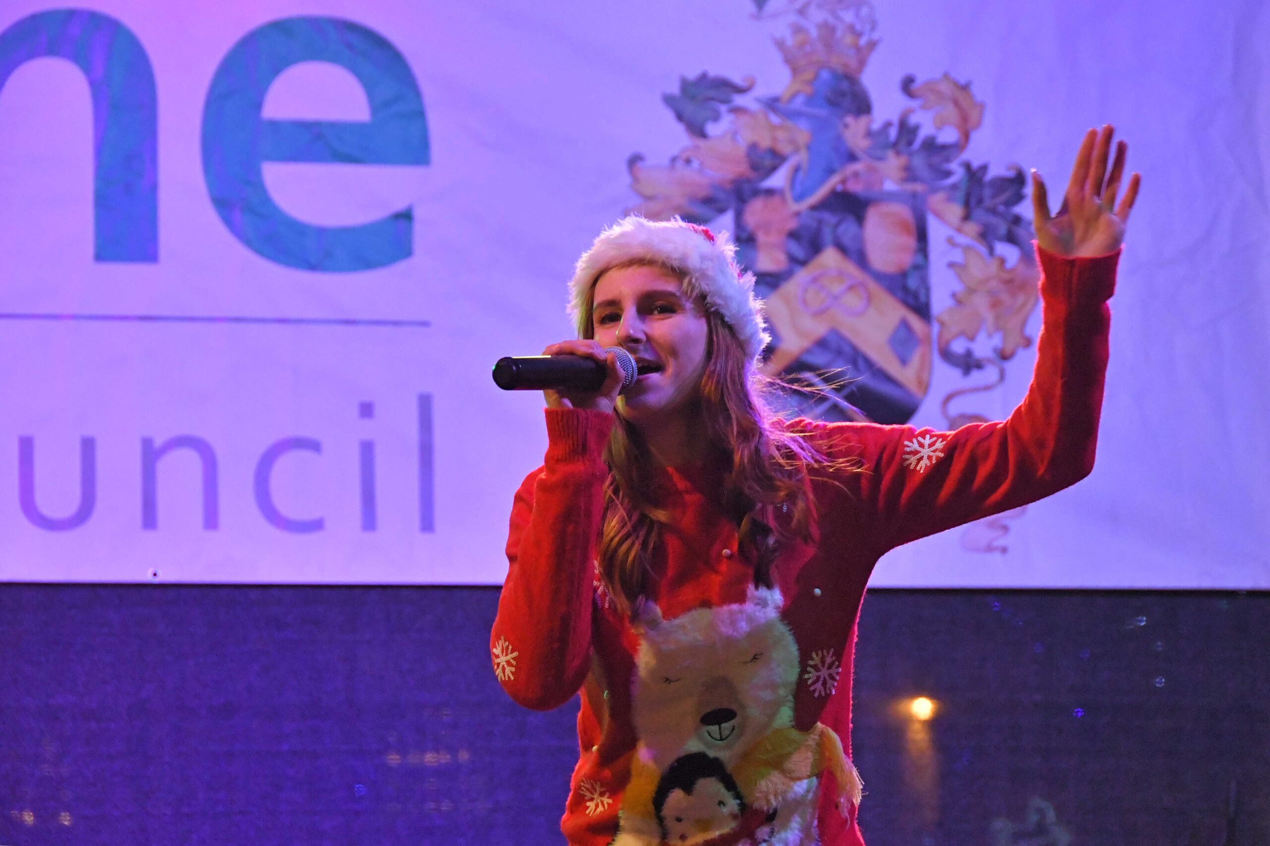 Christmas Lights Switch On Singer